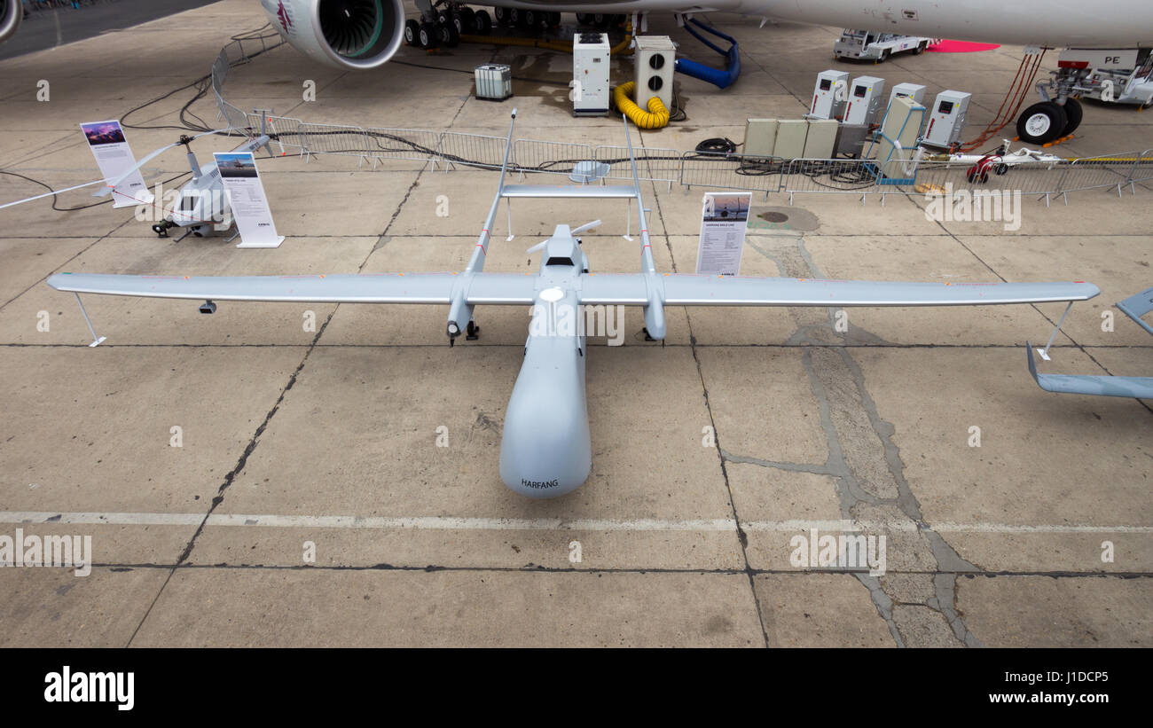 Parigi - LE BOURGET - giu 18, 2015: EADS Harfangat UAV drone la cinquantunesima International Paris Air Show. Harfang è di media altitudine e lunga-endurance UAV sist Foto Stock