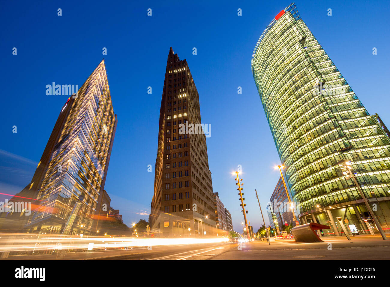 Vista serale della Potsdamer Platz intersezione, Berlino, Germania Foto Stock