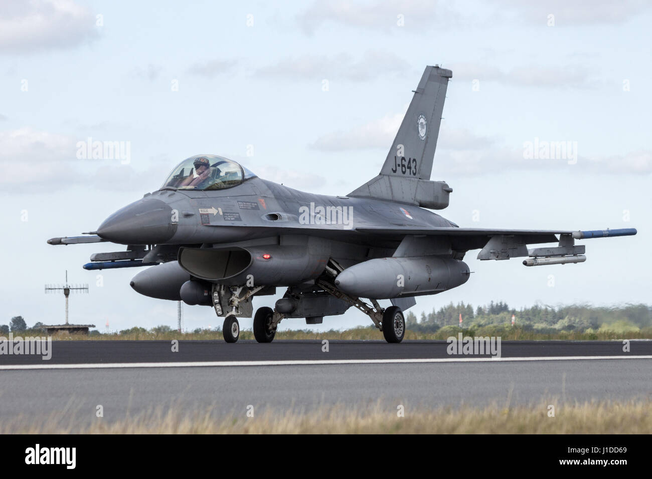 SCHLESWIG-JAGEL, Germania - 23 JUN 2014: Royal Netherlands Air Force F-16 jet da combattimento aereo durante la NATO Tiger Meet in Schleswig-Jagel airbase. Foto Stock