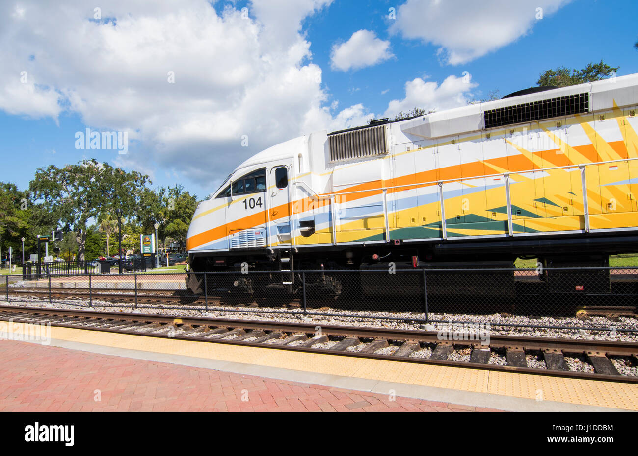 Winter Park Florida Sun convoglio ferroviario alla stazione ferroviari di trasporto di transito di massa Foto Stock