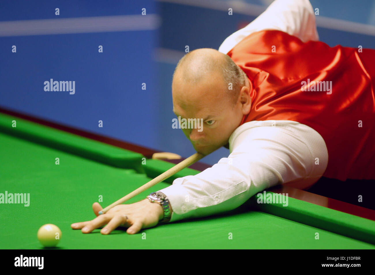 Stuart Bingham durante il giorno sei del Betfred Snooker Campionati del mondo presso il Teatro Crucble, Sheffield. Stampa foto di associazione. Picture Data: giovedì 20 aprile, 2017. Vedere PA storia del mondo di snooker. Foto di credito dovrebbe leggere: Richard Venditori/filo PA Foto Stock