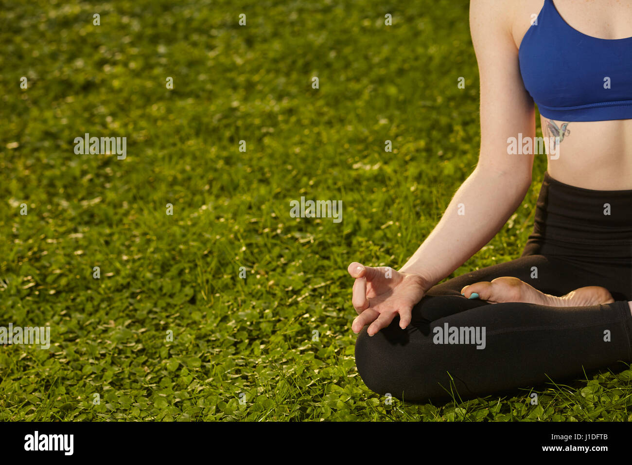 Grazia B. Yoga, a Patapsco parco statale, Maryland Foto Stock