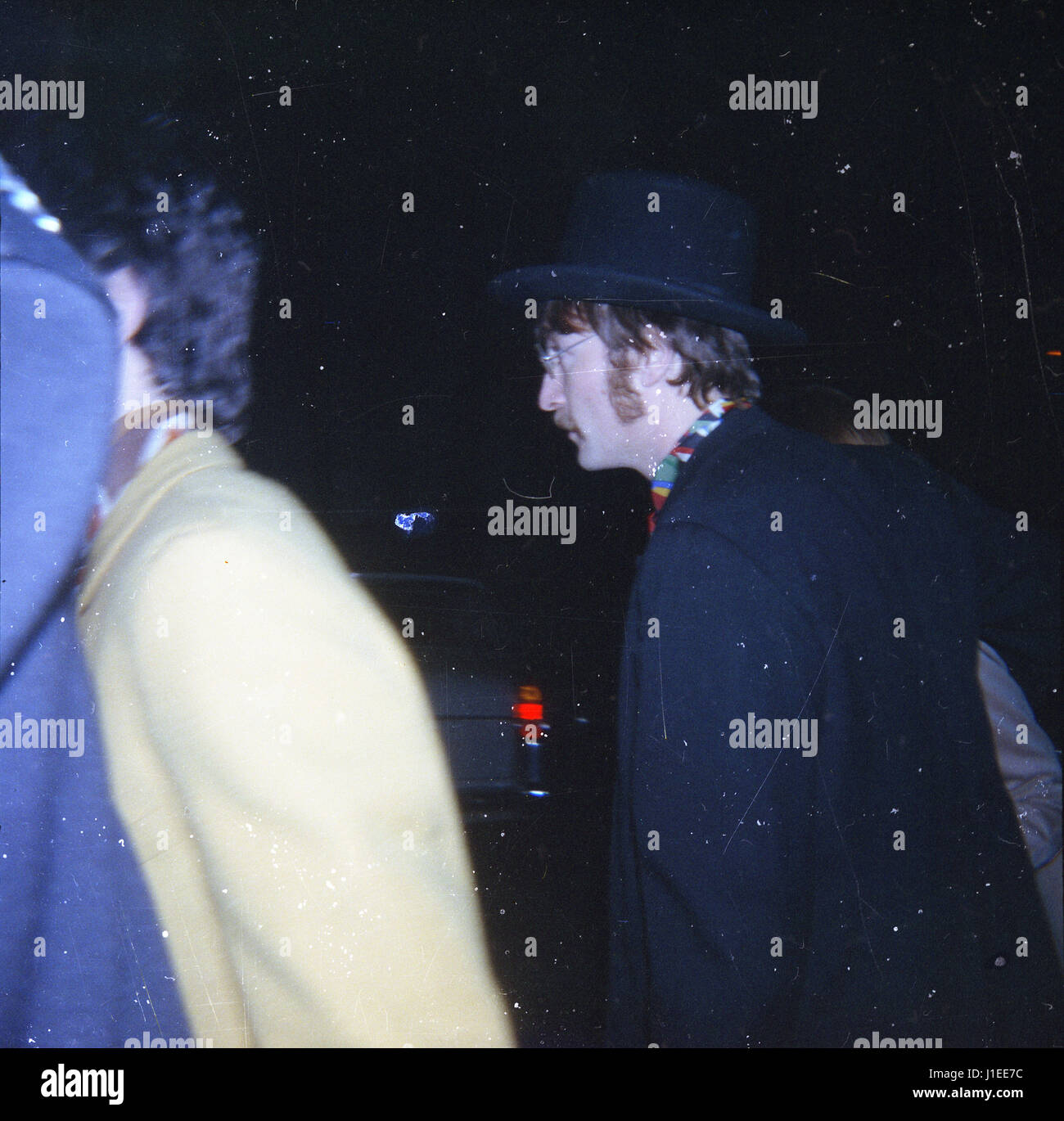 000094 - John Lennon durante la registrazione di Sgt Pepper il 29 marzo 1967 Foto Stock