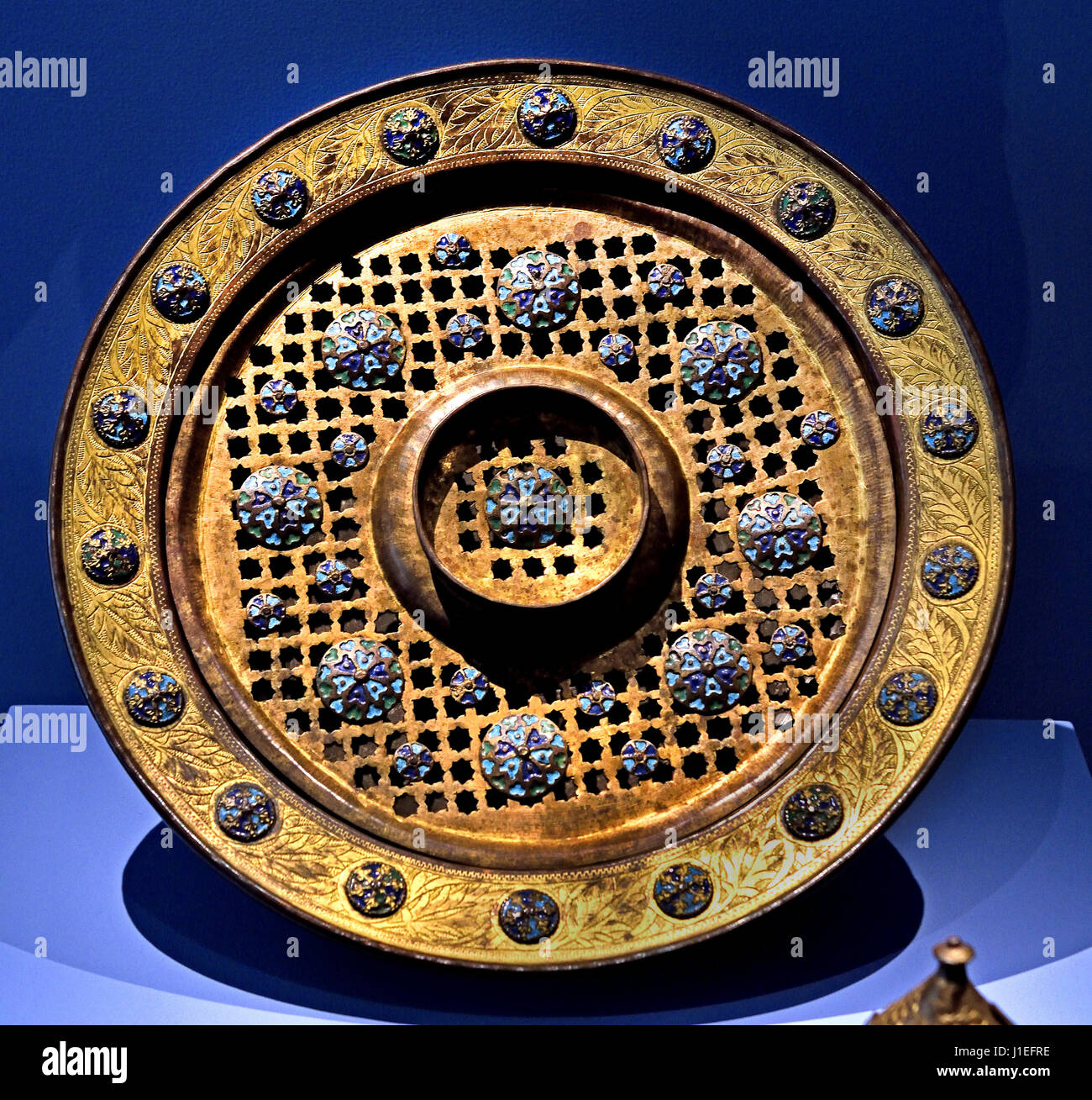 Bacino idrico Impero ottomano ( Istanbul xviii secolo ( rame, il fuoco dorato e smaltato ) Turchia ( Islam purezza rituale ) Foto Stock