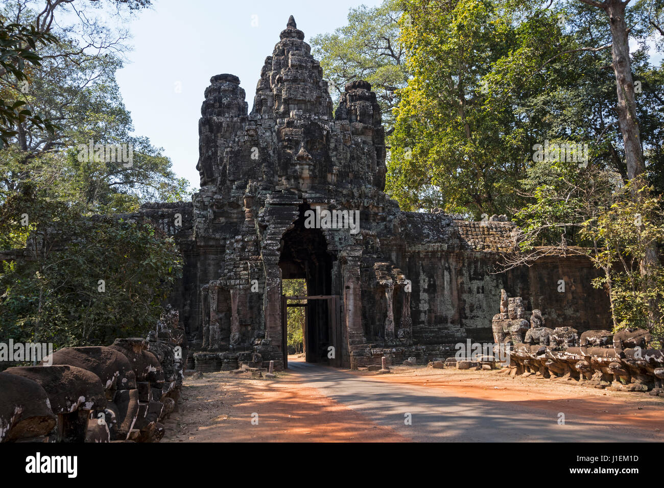 Entrata ai templi di Angkor Thom Foto Stock