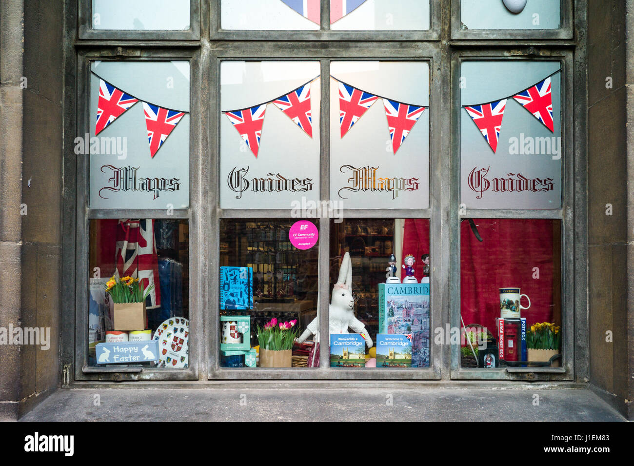 Cambridge Ufficio informazioni turistiche e il negozio di piselli collina nel centro storico di Cambridge Regno Unito Foto Stock