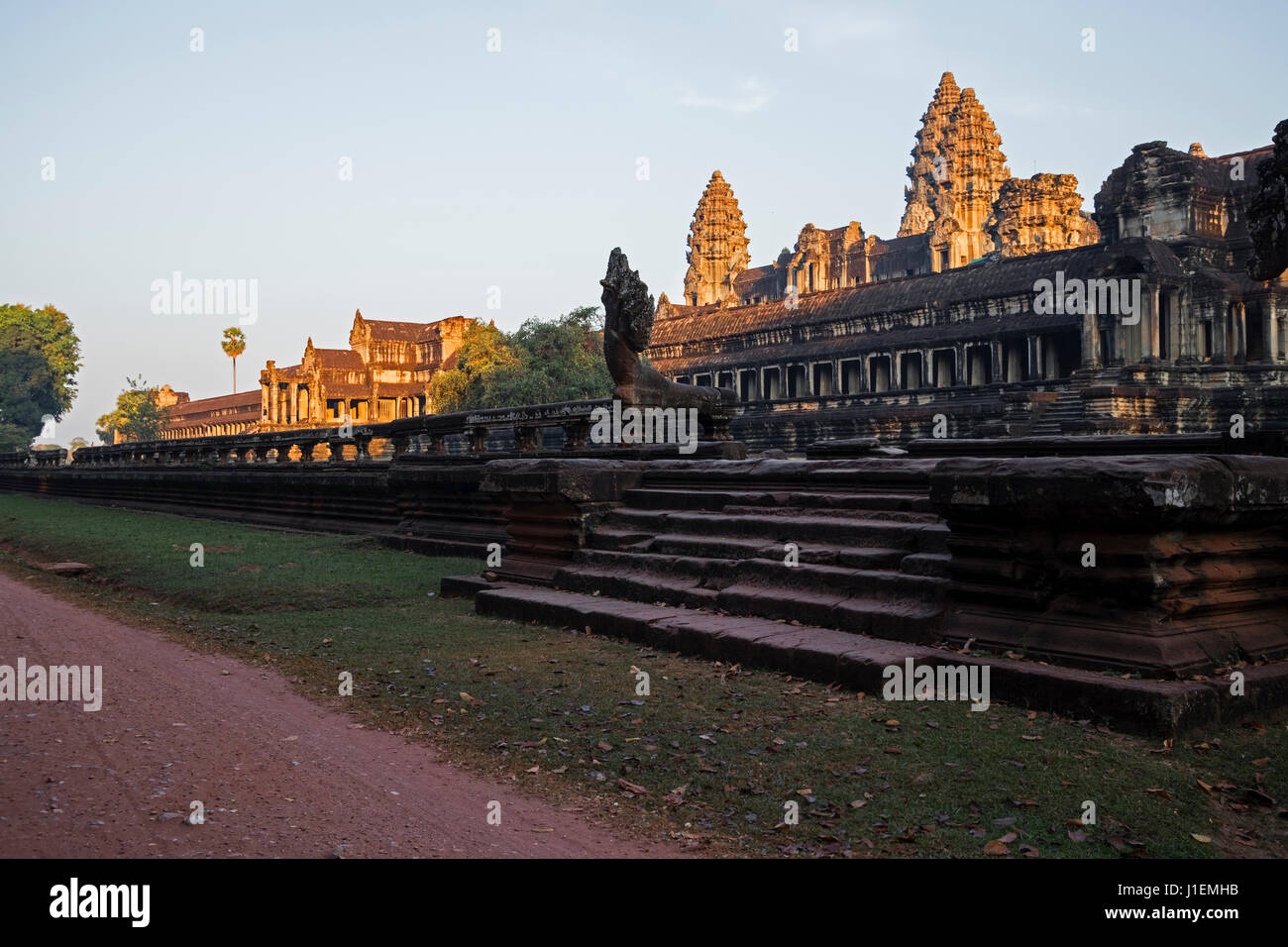 Tempio di Angkor Wat by sunrise Foto Stock