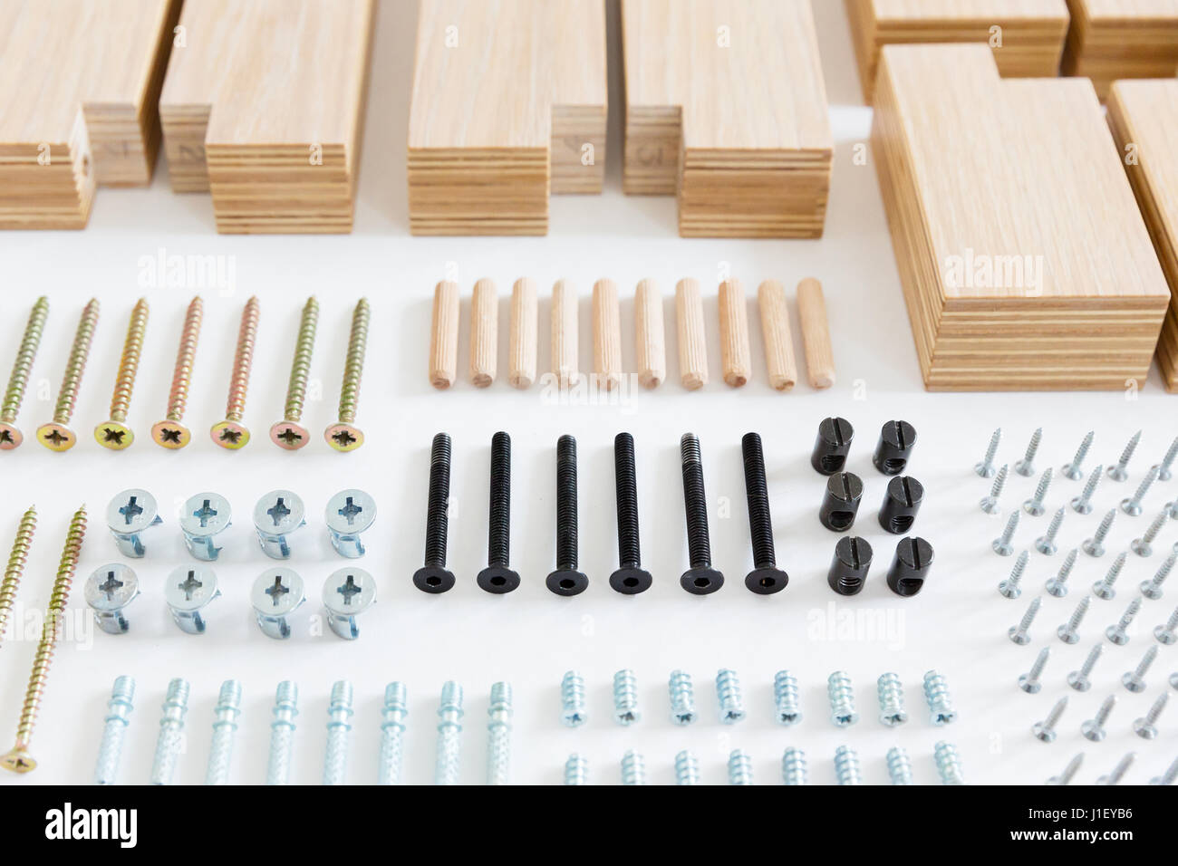 Mobili di legno per prendere a pezzi Foto Stock