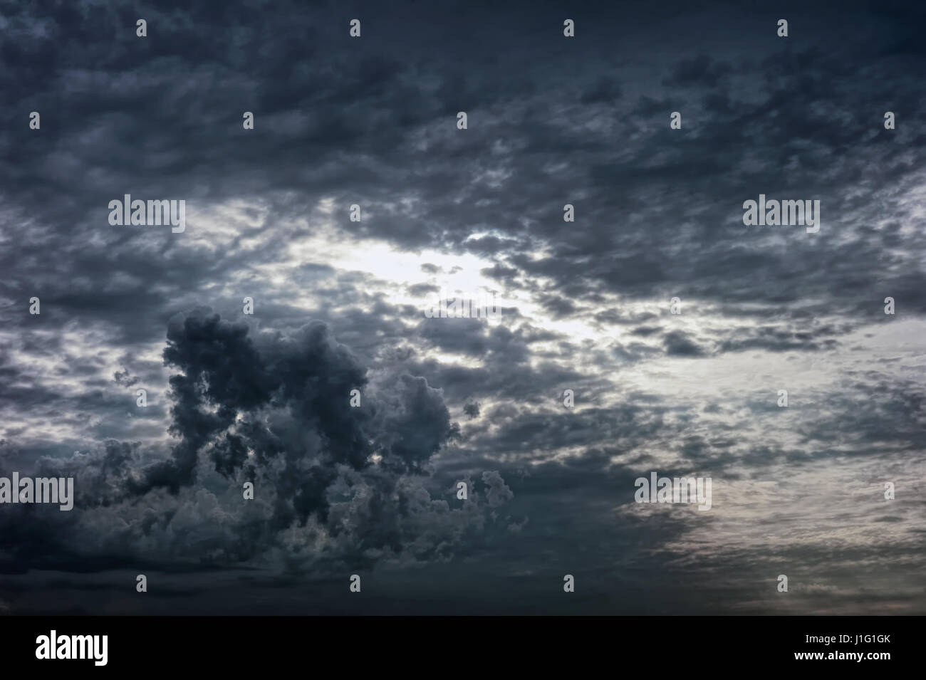 Drammatica nuvole nel cielo Foto Stock