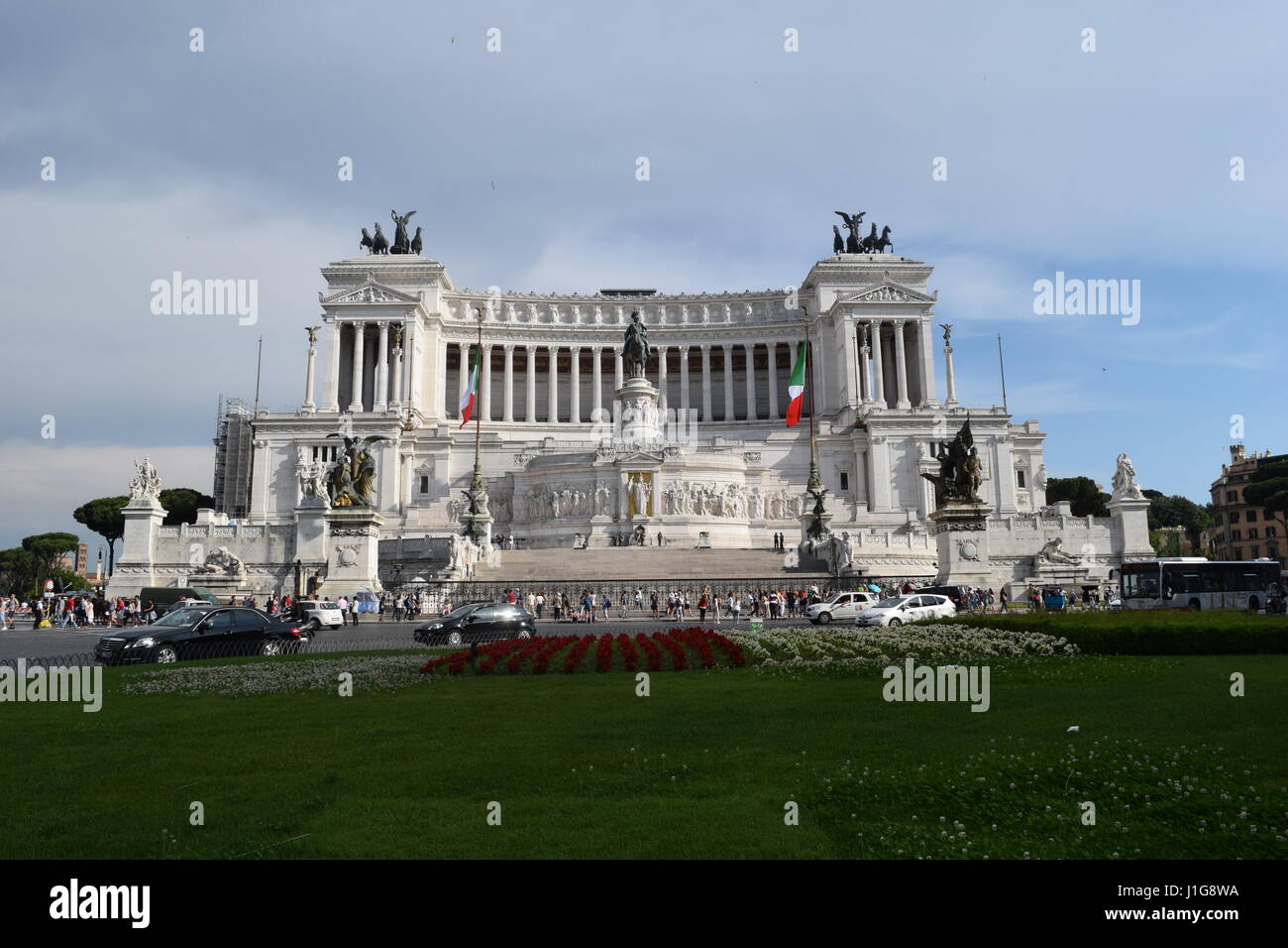 Famoso monumento Vittoriano anche sapere come l'Altare della Patria, con la statua equestre di re Vittorio Emanuele II di Roma, Italia Foto Stock