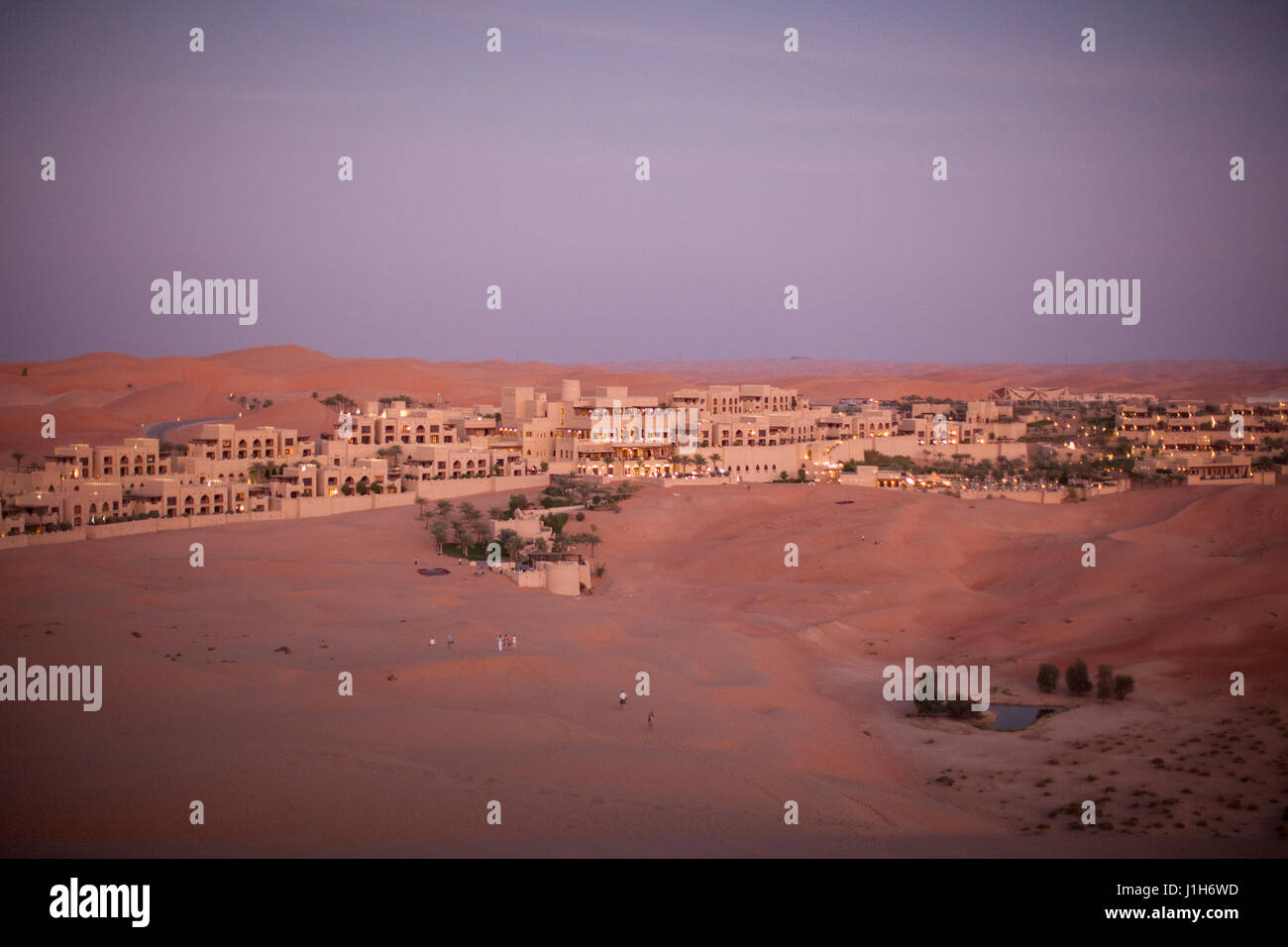 Qasr al Sarab Desert Resort by Anantara nella regione occidentale di Abu Dhabi, Emirati Arabi Uniti, ottobre 2011. Foto Stock