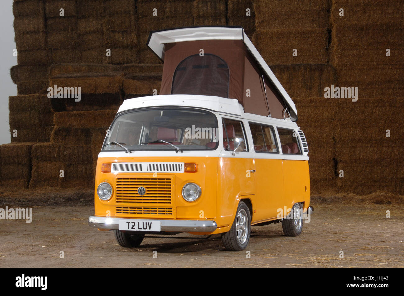 Nuovo costruito brasiliano raffreddato ad acqua VW camper van con un originale 1975 baia finestra dalla Germania Foto Stock