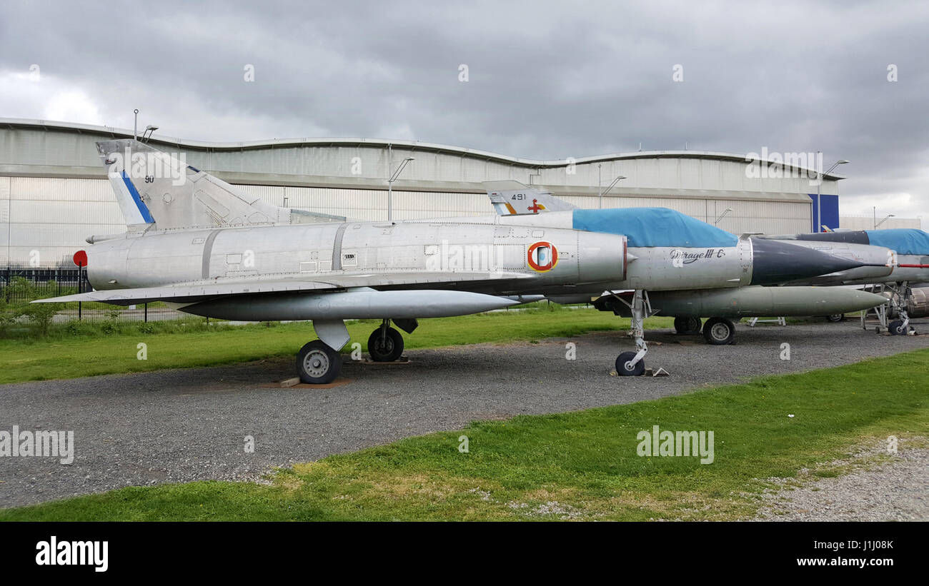 Dassault Mirage III C presentata dalla associazione della Ailes Anciennes de Toulouse in Blagnac, Francia. Foto Stock