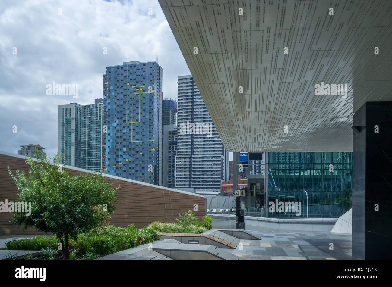 Melbourne, Australia - 1 Aprile 2017: elevato aumento edifici per uffici in Melbourne CBD Foto Stock