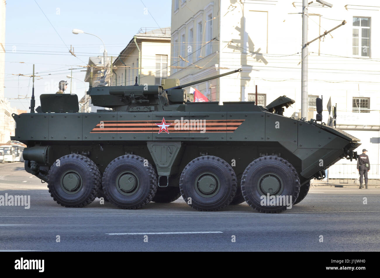 Veicolo militare andando a Mosca del quadrato rosso per la Giornata della Vittoria Parade. Foto Stock