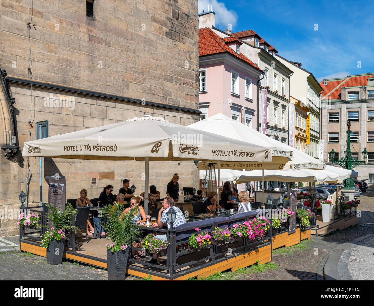 Cafe nel quartiere di Mala Strana, Praga, Repubblica Ceca Foto Stock