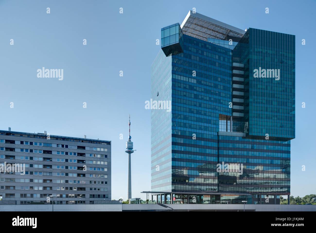 Wien, Saturn-Tower von Hans Hollein und Heinz Neumann, 2004 Foto Stock