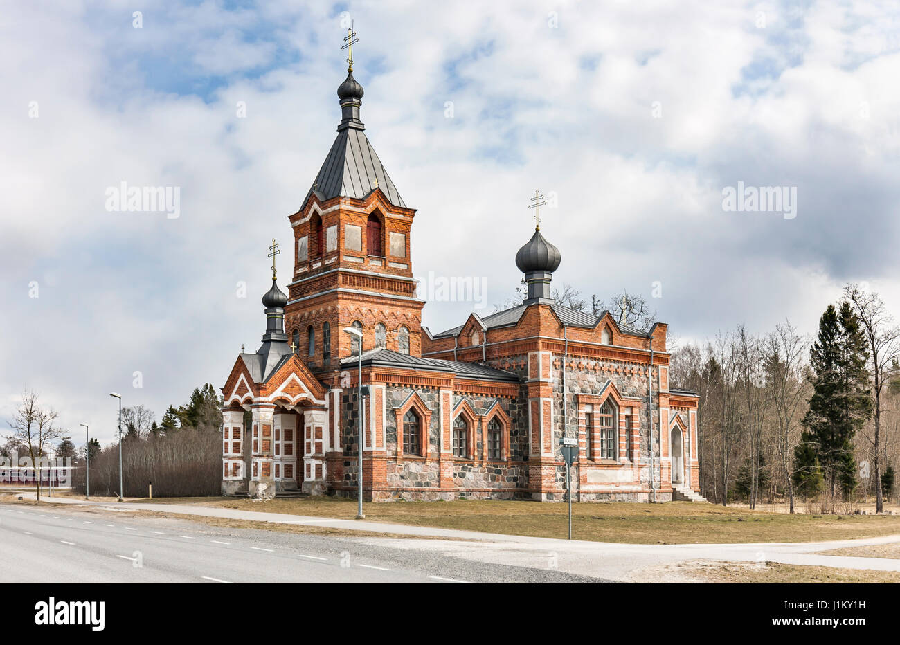 Vecchia Cappella fatta o di mattoni rossi e ciottoli in Kohila, Estonia Foto Stock