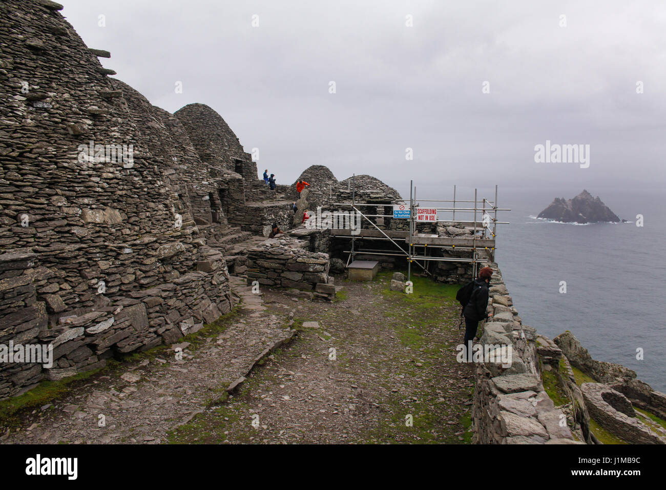 Luogo di lavoro essendo effettuata su Skellig Michael, un sito Patrimonio Mondiale dell'Unesco nella Contea di Kerry, Irlanda. Foto Stock