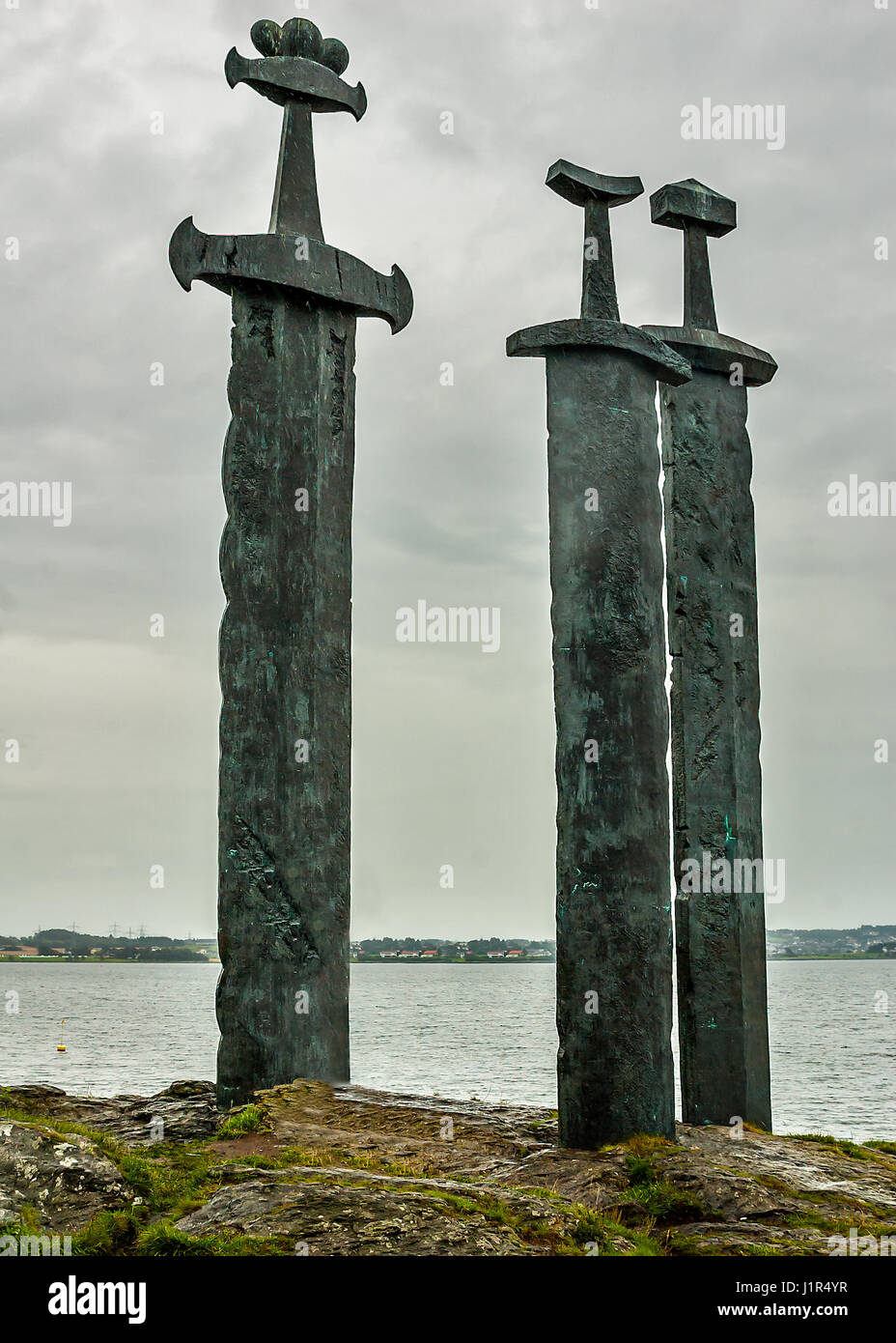 In Norvegia, Stavanger. Il monumento 'Sparole in rock' simboleggia la fine delle guerre internecine e l'inizio dell'unificazione della Norvegia. Foto Stock