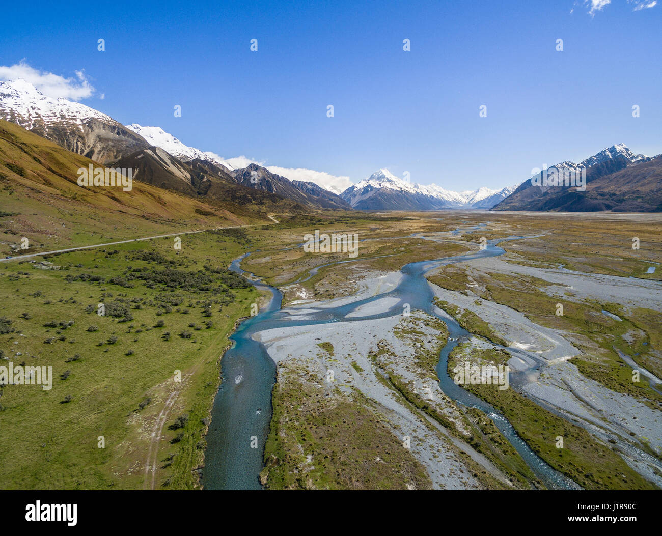 Ampio alveo del Fiume Tasman, sul retro Mount Cook, regione di Canterbury, Southland, Nuova Zelanda Foto Stock