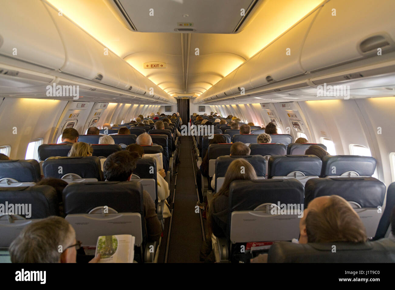 All'interno di un aereo da Berlino, Germania, a Palma de Mallorca poco dopo il decollo Foto Stock