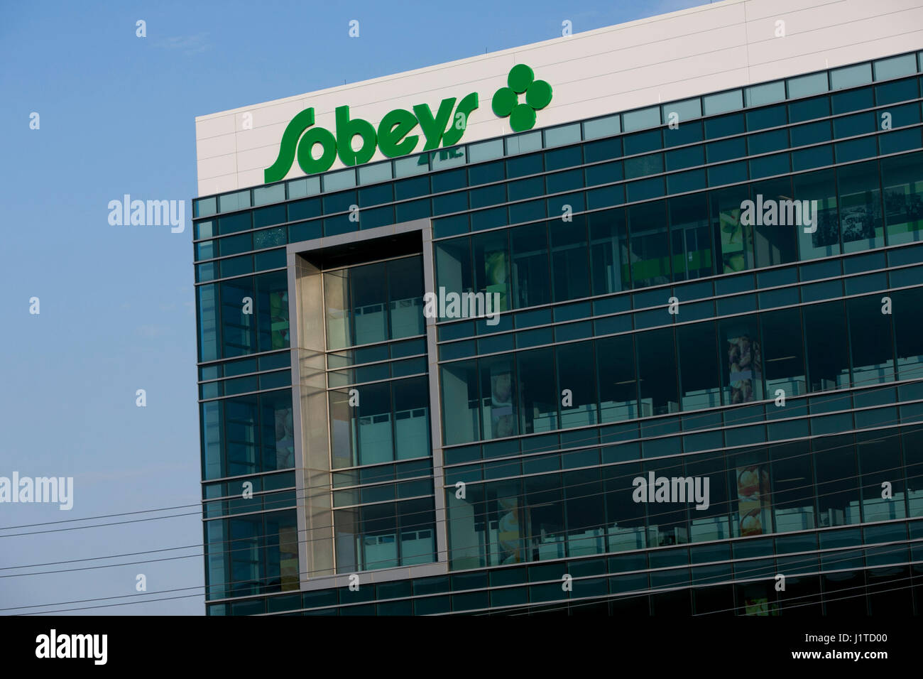 Un logo segno al di fuori della sede di Sobeys Inc., a Mississauga, Ontario, Canada, il 15 aprile 2017. Foto Stock