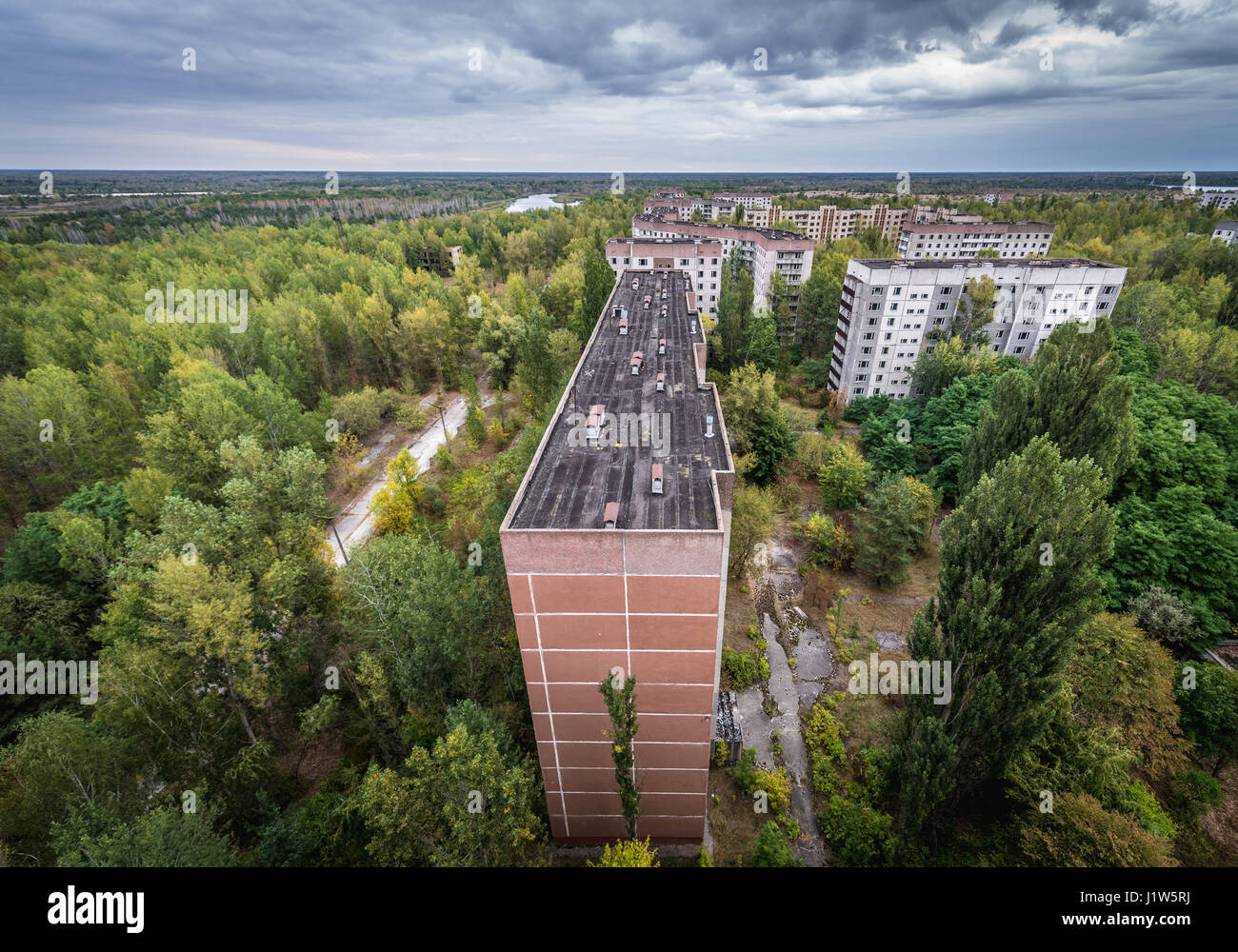 Vista aerea del pripjat città fantasma della centrale nucleare di Cernobyl la zona di alienazione intorno al reattore nucleare disastro in Ucraina Foto Stock