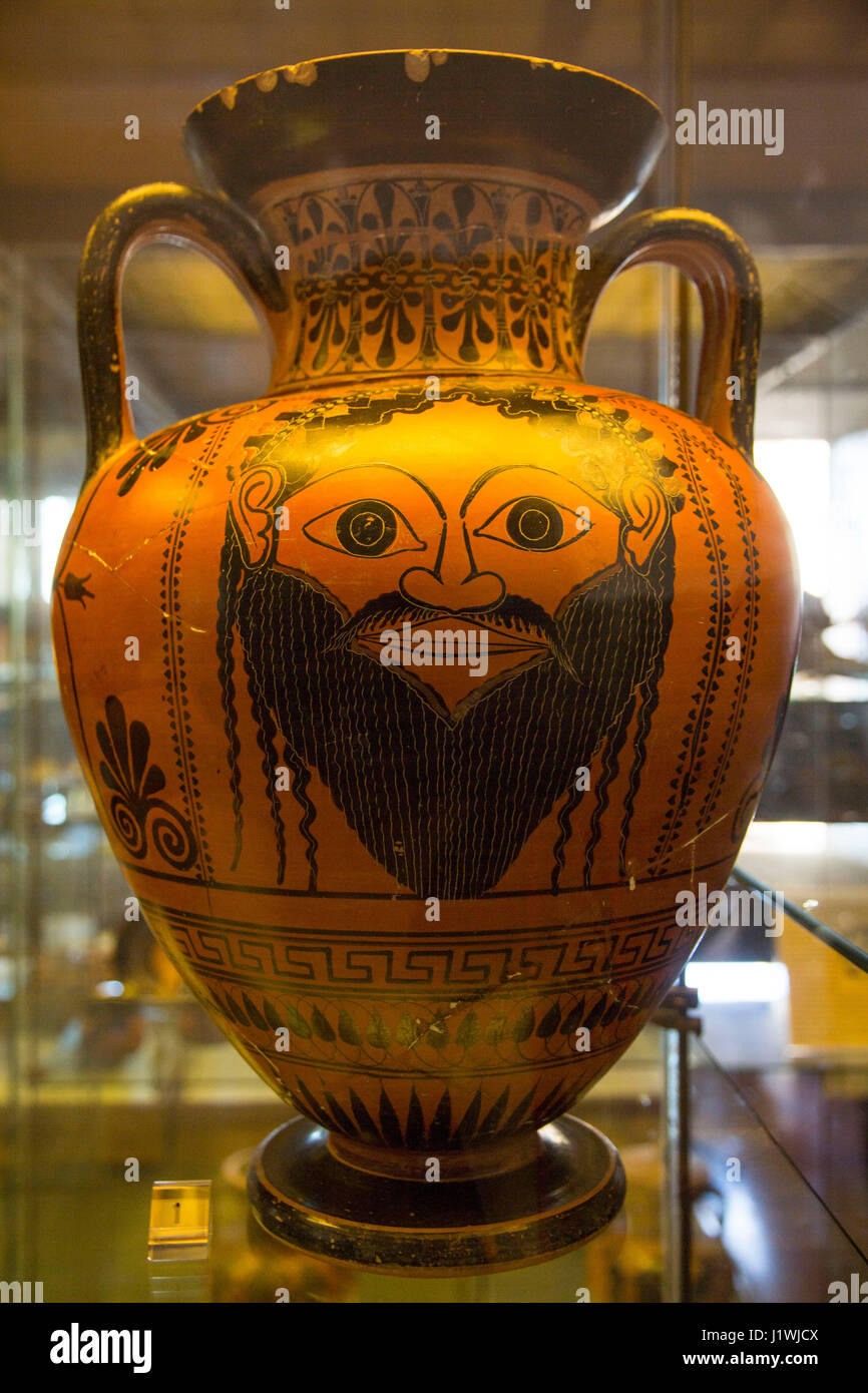 Nero-la figura di ceramica è stato uno degli stili di vasi prodotta dal 7 al 5 secoli e rinvenuti nelle tombe etrusche di Tarquinia attorno. Il National Foto Stock