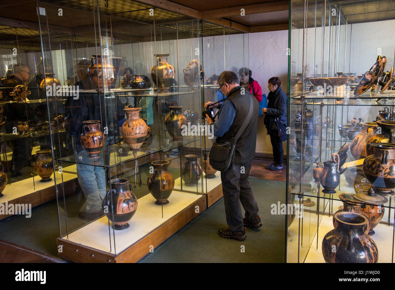 Nero-la figura di ceramica è stato uno degli stili di vasi prodotta dal 7 al 5 secoli e rinvenuti nelle tombe etrusche intorno a Tarquinia. Foto Stock