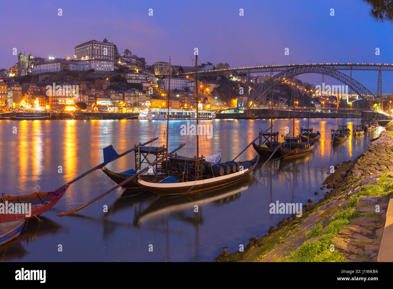 Rabelo barche sul fiume Douro, Porto, Portogallo. Foto Stock