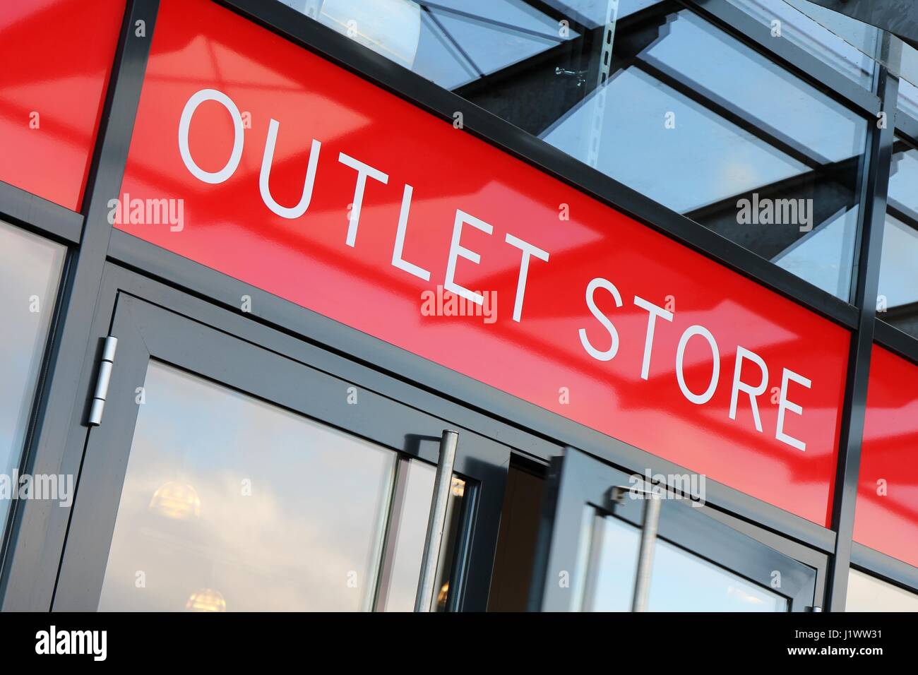 Ingresso di un outlet store Foto Stock