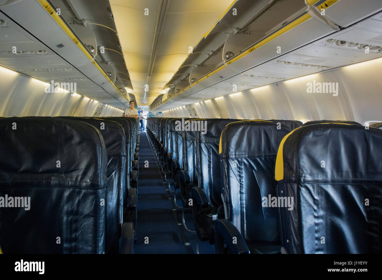 Svuotare sedili degli aerei all'interno di un volo Ryanair, Lisbona Foto Stock