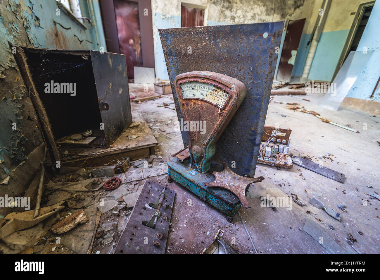 Abbandonata la fabbrica di Giove in pripjat città fantasma della centrale nucleare di Cernobyl la zona di alienazione in Ucraina Foto Stock