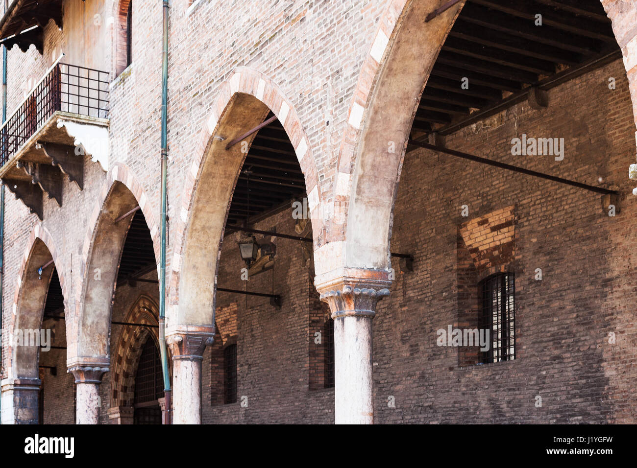 Viaggiare in Italia - Loggia del Palazzo Ducale di Mantova (Palazzo del Capitano, reggia dei Gonzaga, Palazzo Ducale, Palazzo Ducale) su Piazza Sordello in M Foto Stock