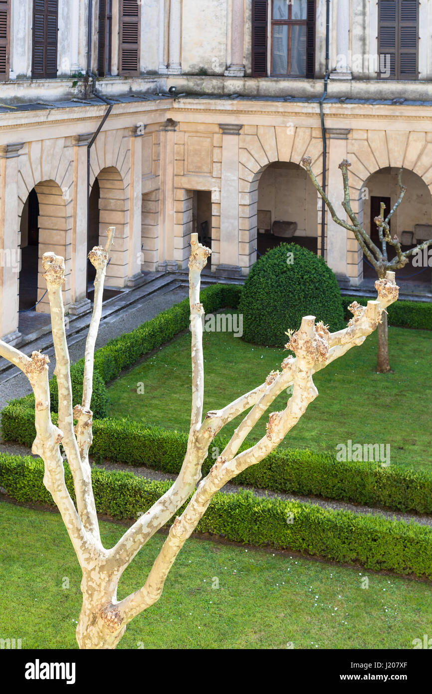 Mantova, Italia - 31 Marzo 2017: cortile in Corte Vecchia del Palazzo Ducale museo nella città di Mantova in primavera. Palazzo Ducale vanta più di 950 camere di un Foto Stock