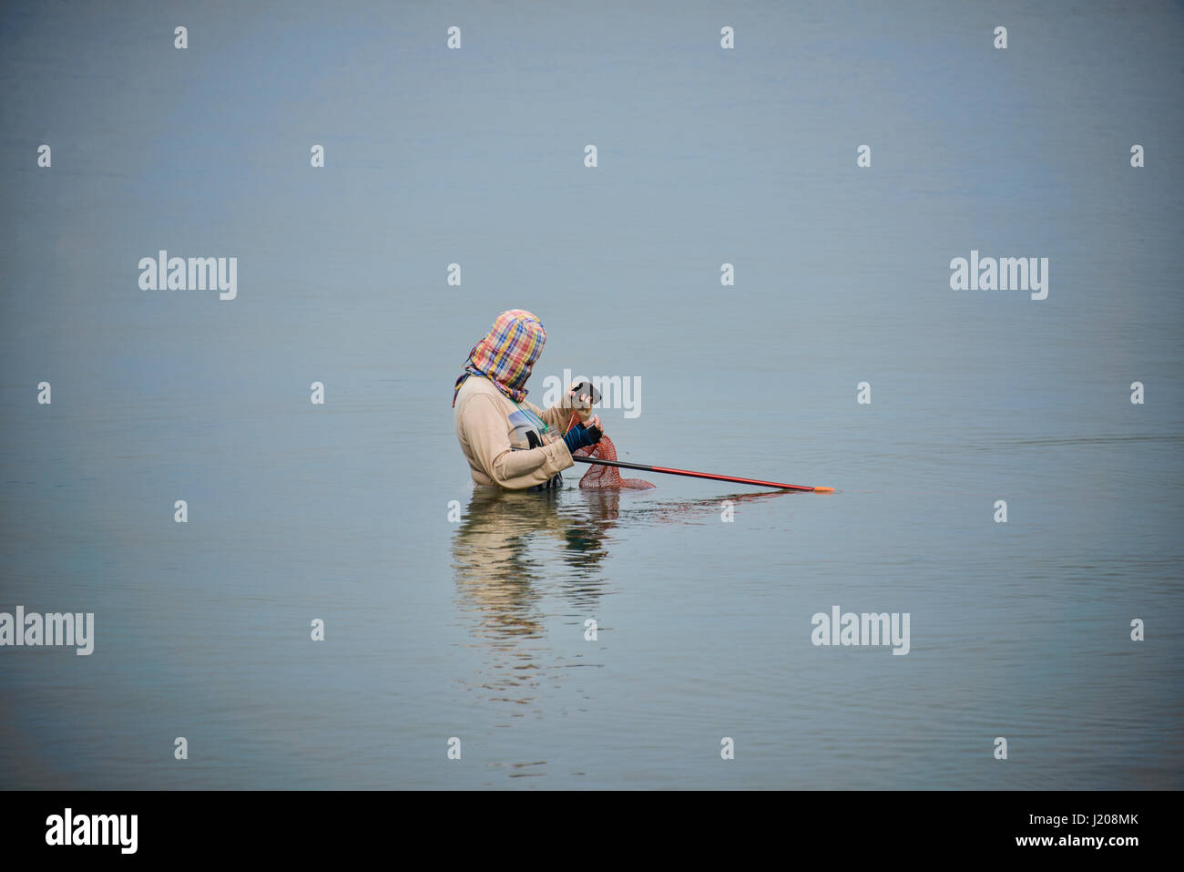 Fisherwomen nel Golfo di Thailandia, Prachuap Khiri Khan, Thailandia Foto Stock