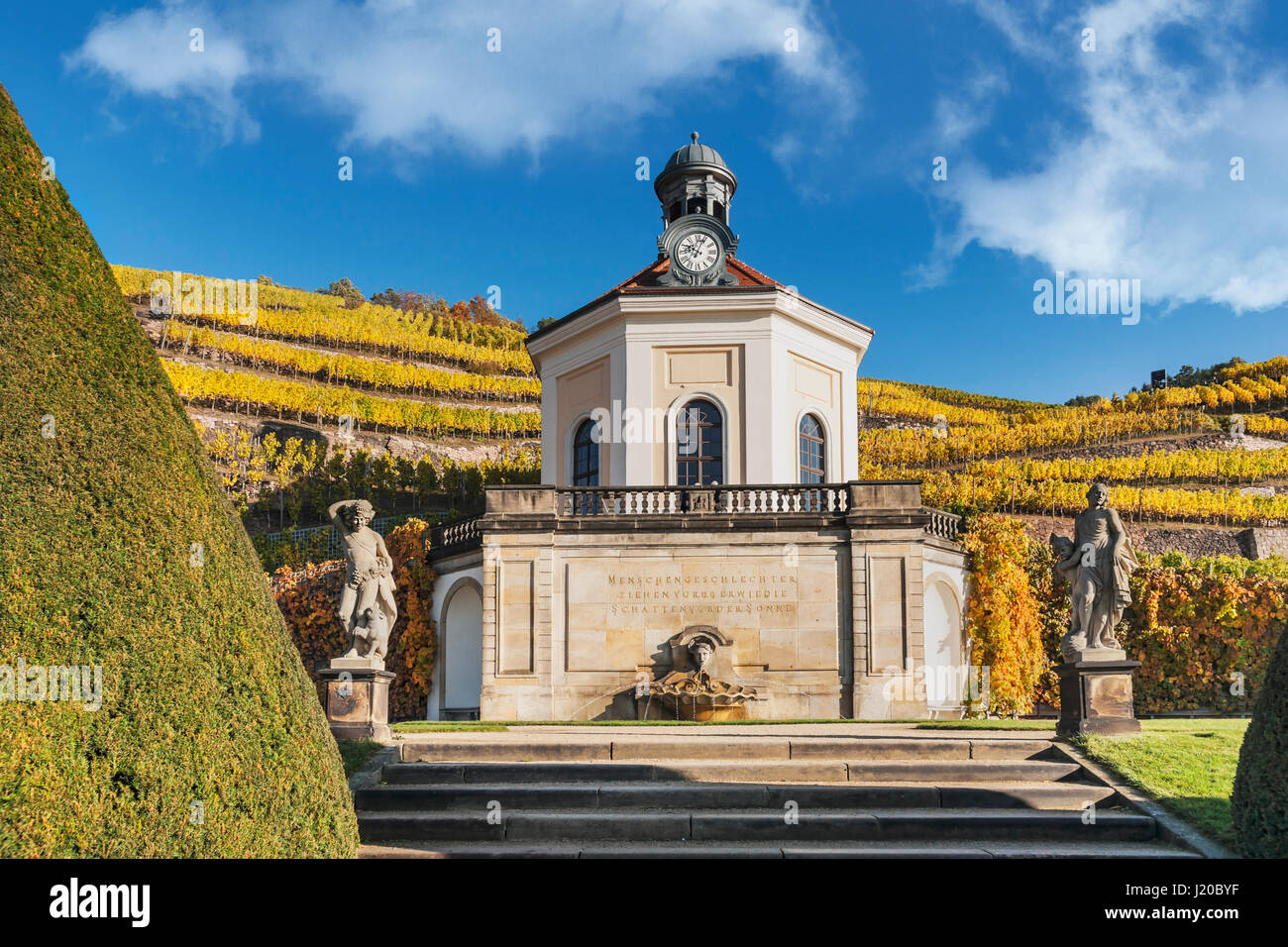 Il Belvedere è una parte dei giardini del castello Waccurbarth in Radebeul vicino a Dresda, distretto amministrativo di Meissen, Sassonia, Germania, Europ Foto Stock