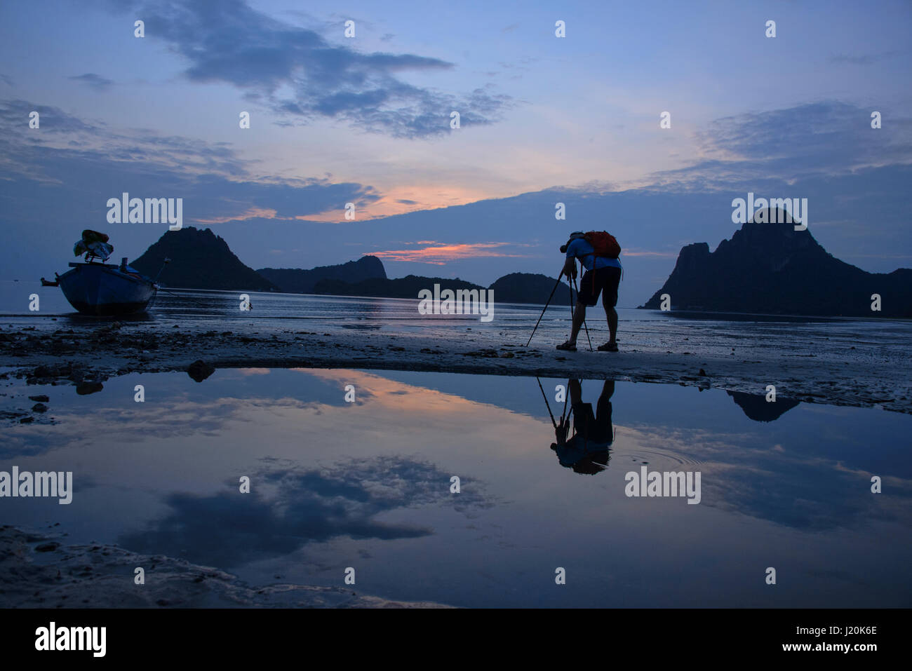 Sunrise nel Golfo di Thailandia, Prachuap Khiri Khan, Thailandia Foto Stock