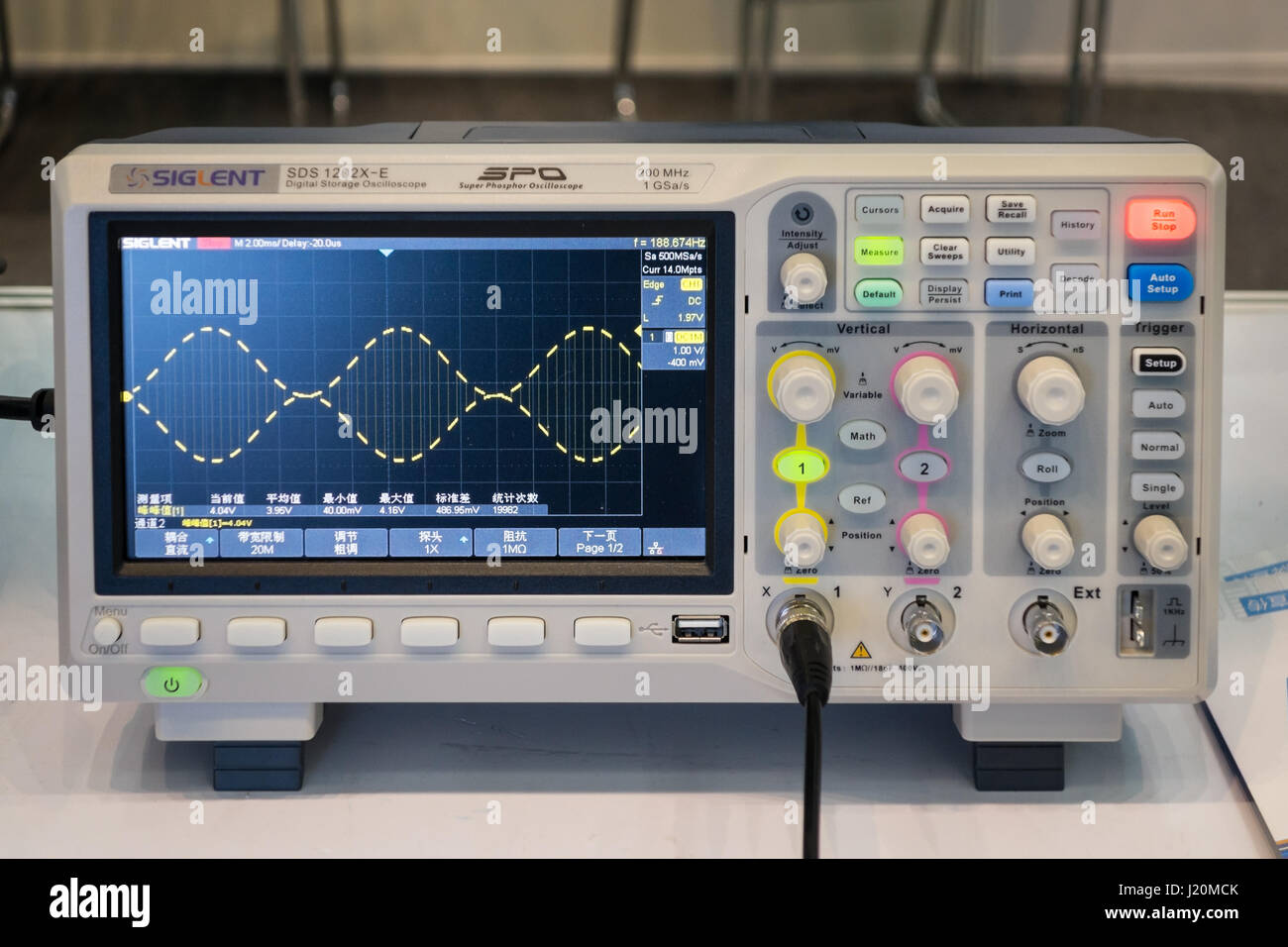 Sigilent DSO oscilloscopio a memoria digitale in Cina Foto Stock