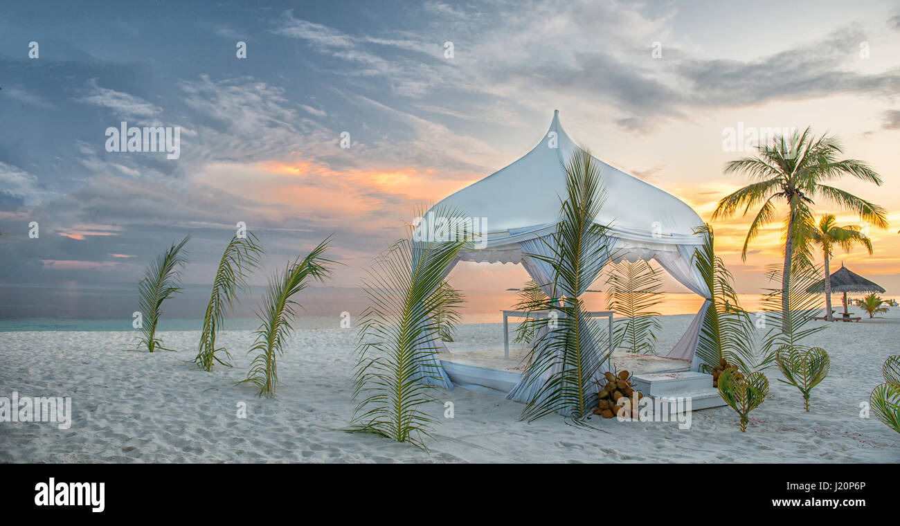 Pavillon di nozze su una bellissima spiaggia Foto Stock