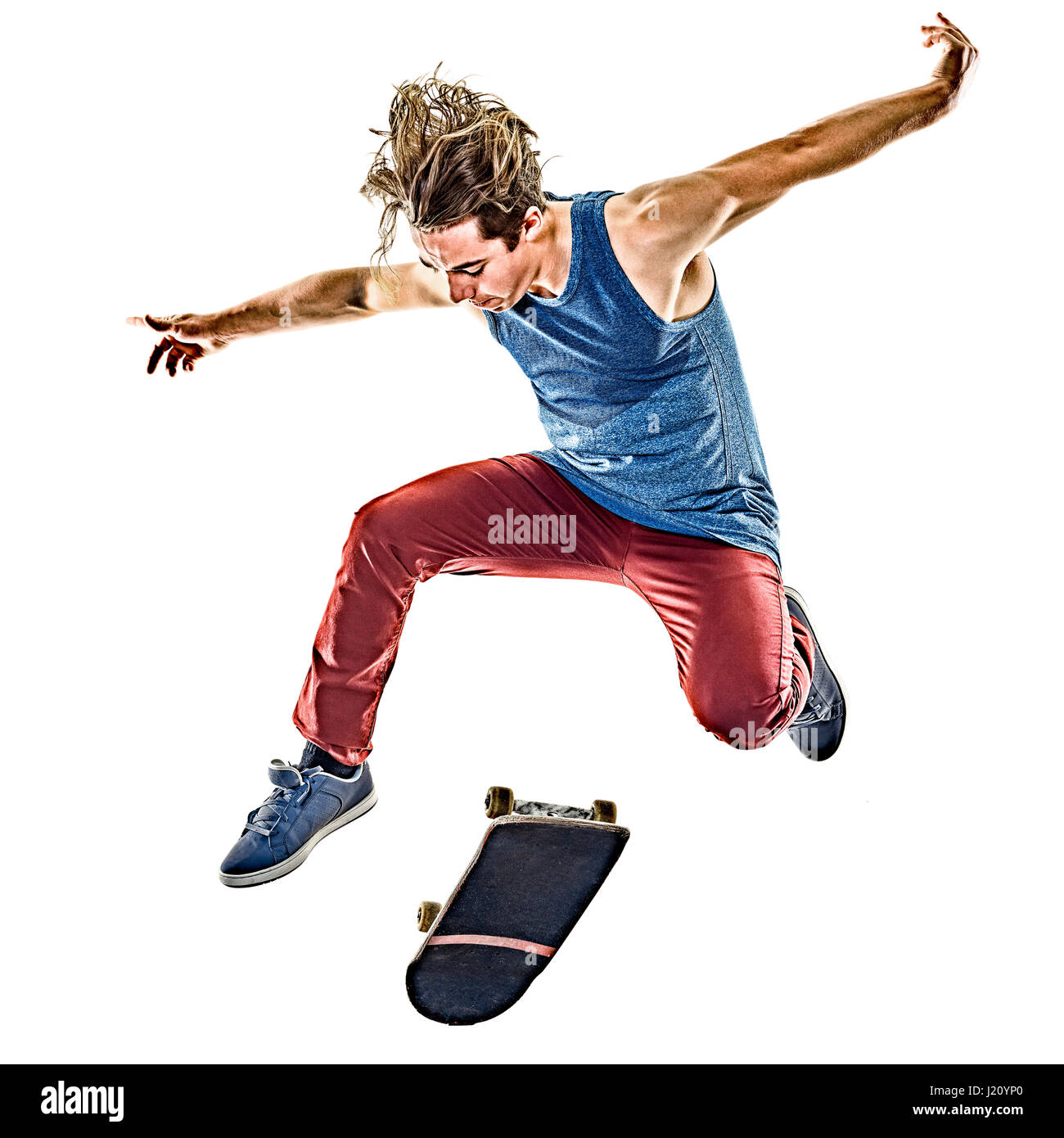 Un guidatore di skateboard caucasica adolescente uomo lo skateboard isolati su sfondo bianco Foto Stock
