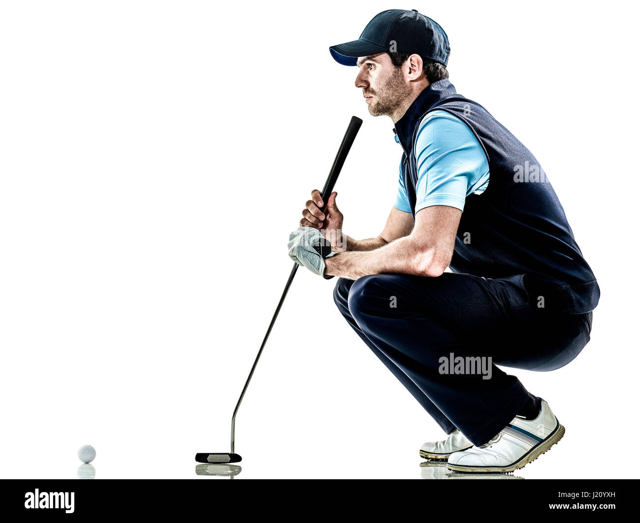 Un uomo caucasico golfista golf in studio isolato su sfondo bianco Foto Stock