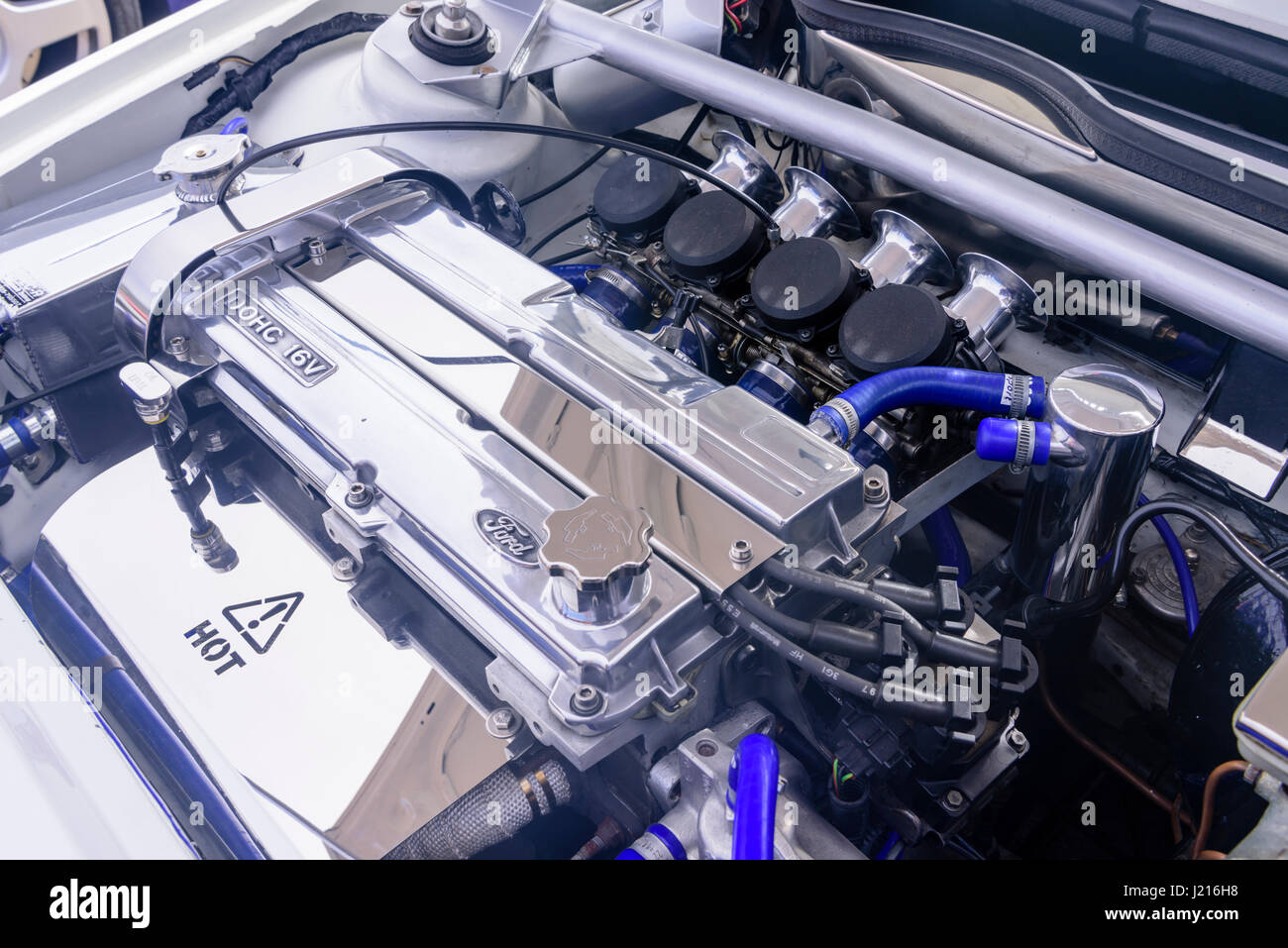 Perfettamente restaurata Ford DOHC 16v motore 1.6L, con cromo, nuove tubazioni e una performance quad carburatore. Foto Stock