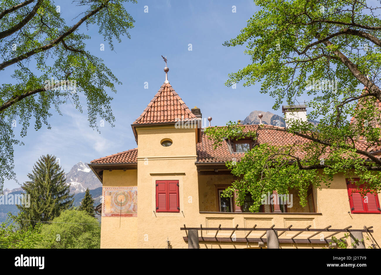 Tipico Alto Adige residence. Merano, Bolzano, Italia. Foto Stock