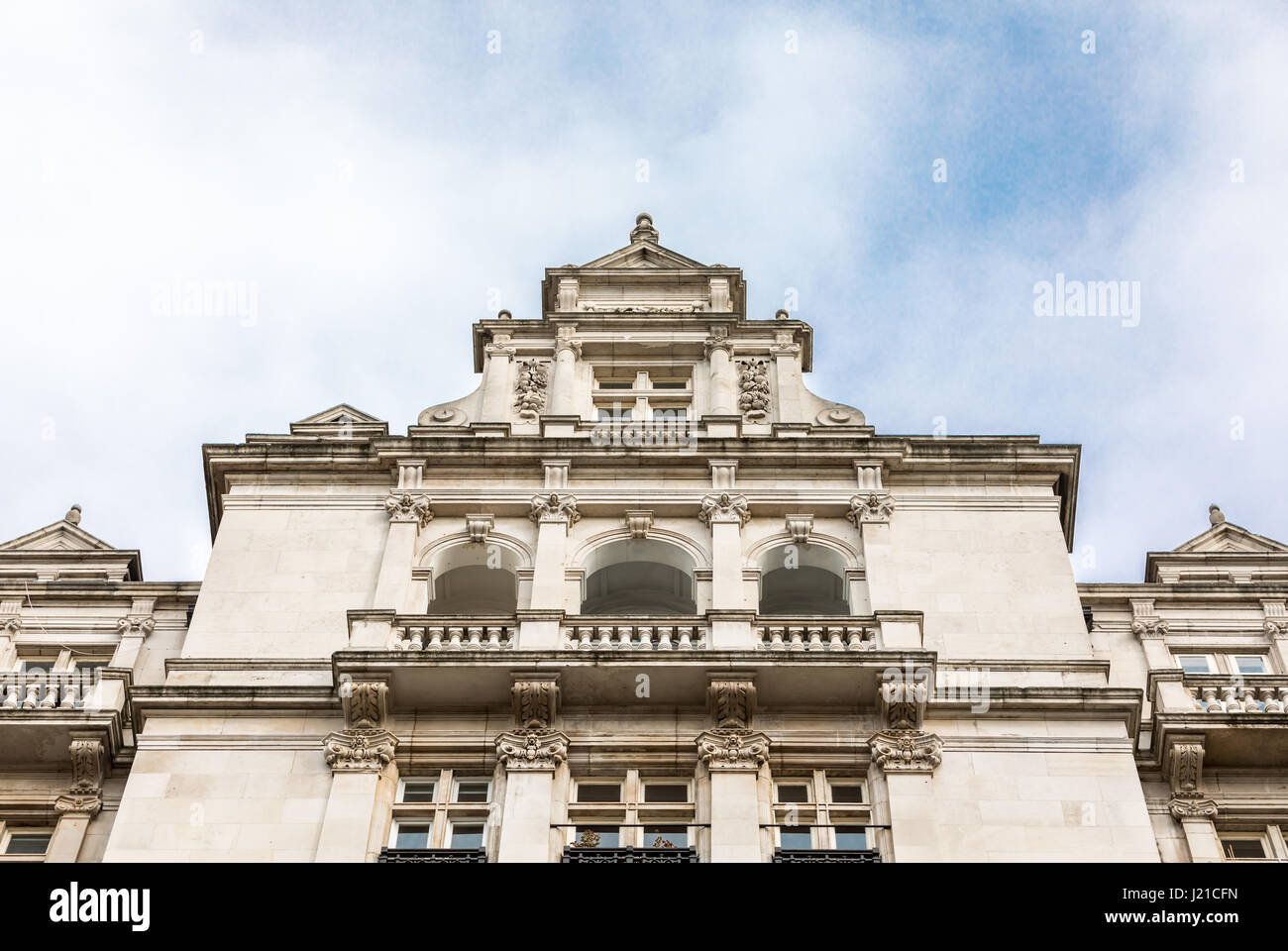 Dettaglio della elaborata facciata di un vecchio edificio londinese, Londra Inghilterra, Regno Unito Foto Stock
