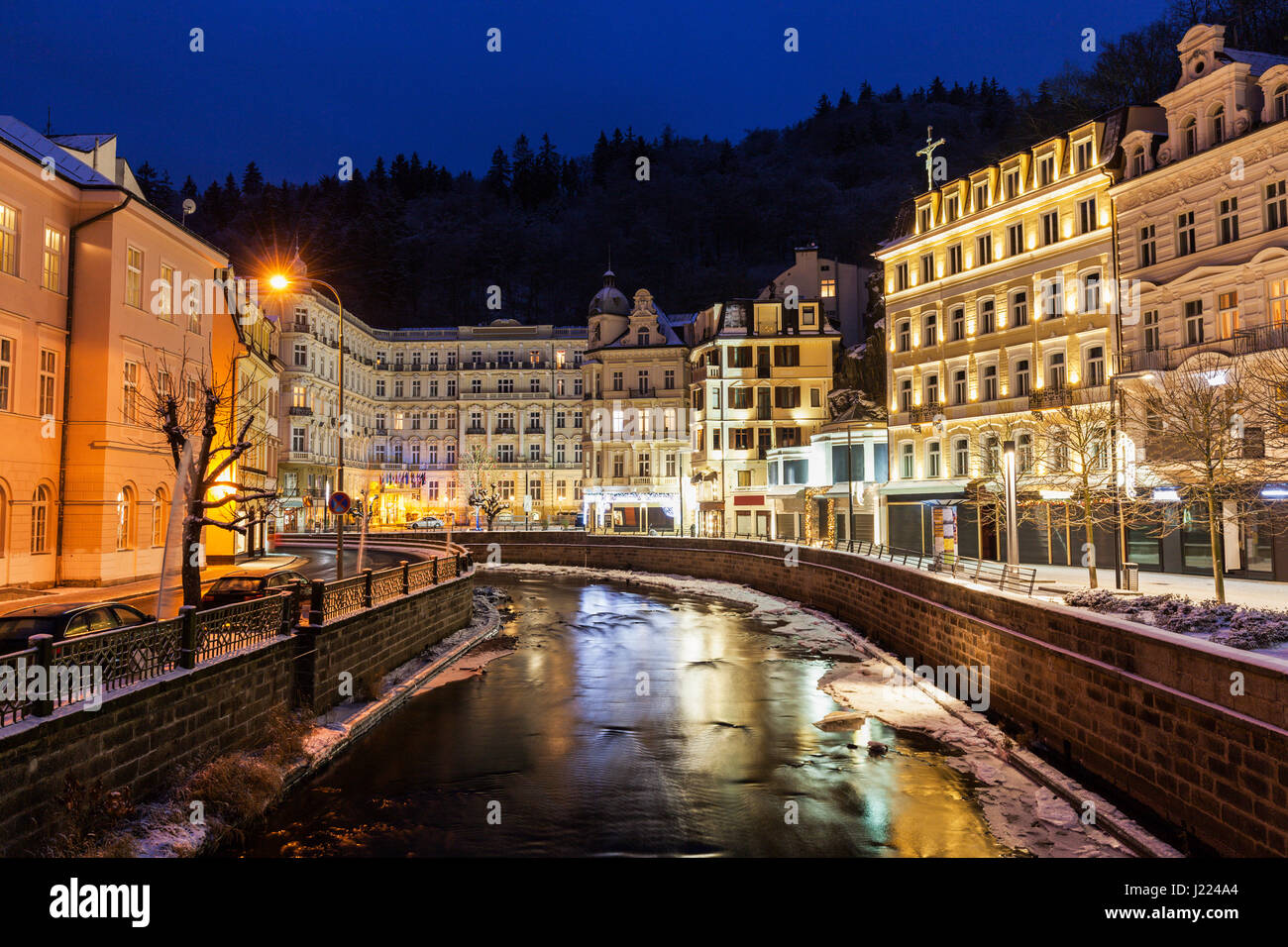 Inverno a Karlovy Vary. Di Karlovy Vary (Carlsbad), Boemia, Repubblica Ceca. Foto Stock