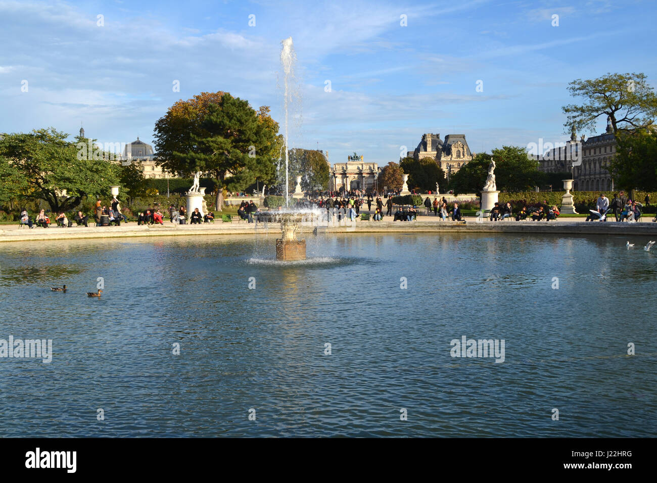 Vista del Giardino delle Tuileries a Parigi, Francia Foto Stock