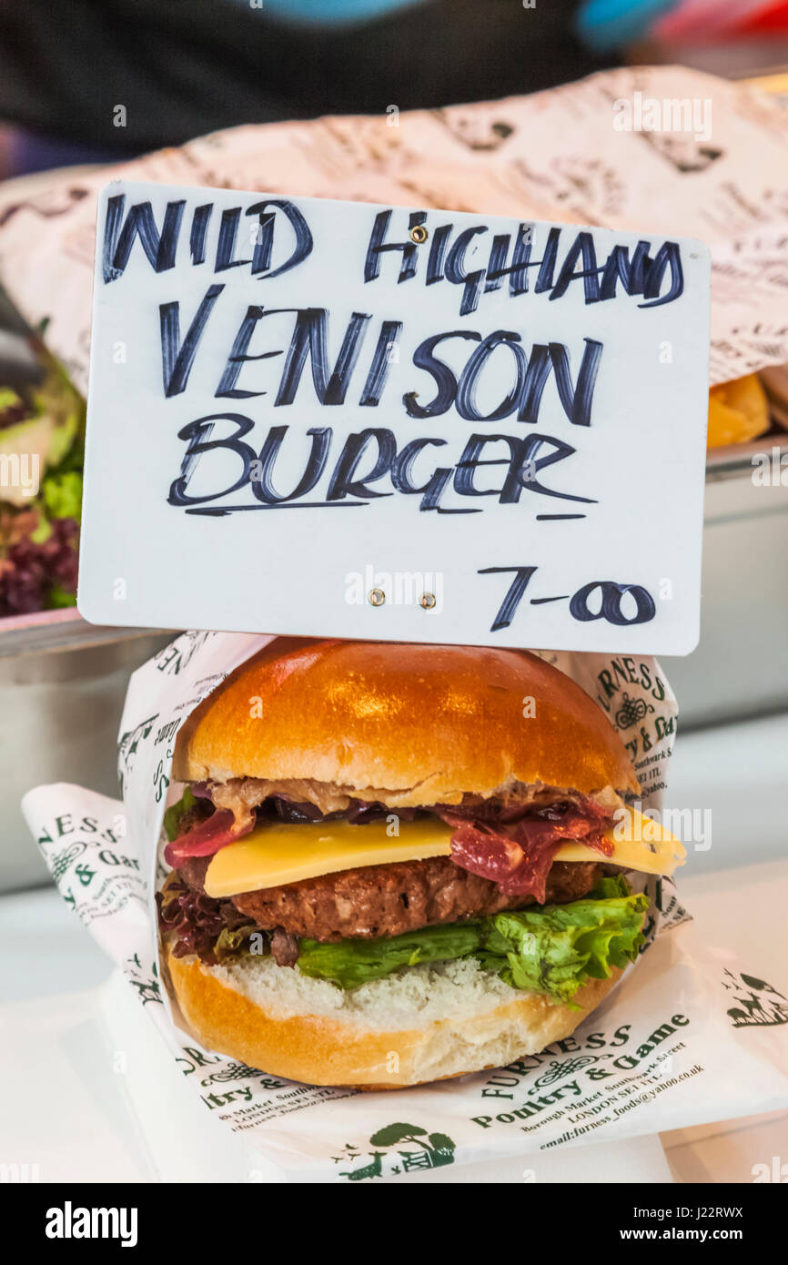 Inghilterra, Londra, Southwark, Borough Market, alimentare il display di stallo di hamburger di carne di cervo Foto Stock