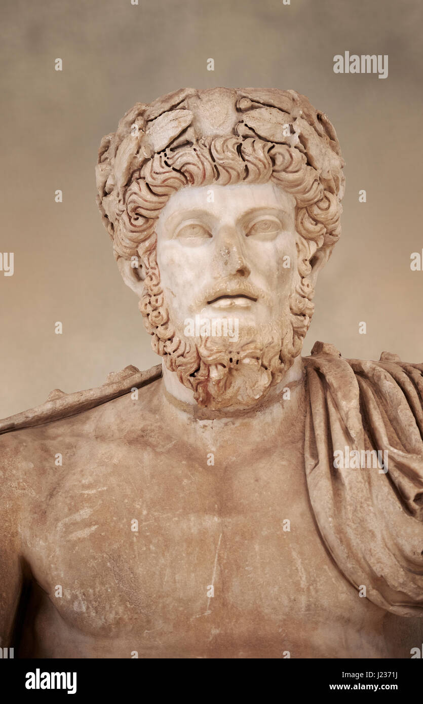 Scultura romana dell'Imperatore Lucius Verus, scavato da Bulla Regia Theatre, scolpiti circa 161-169 d.c. Il Bardo Museo Nazionale di Tunisi. Foto Stock